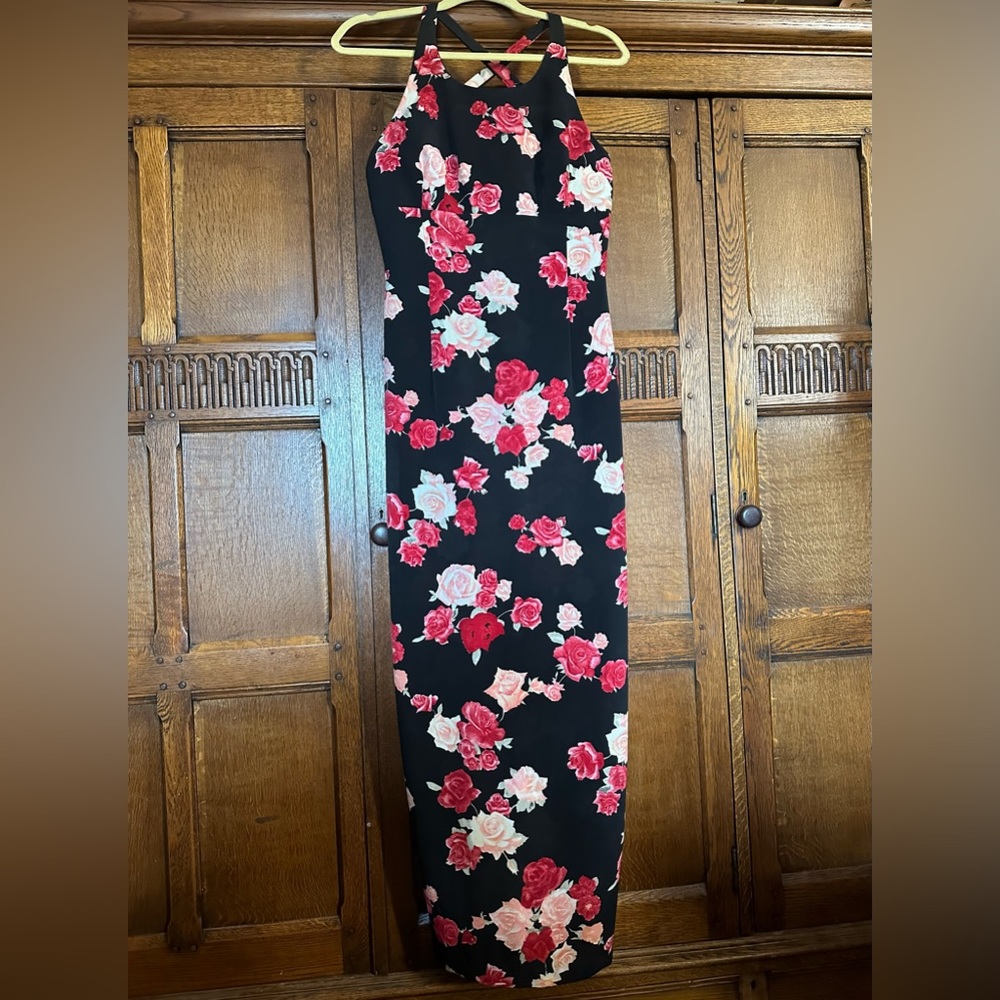 r- wear Rampage Clothing Co Rose Floral Halter Backless Dress